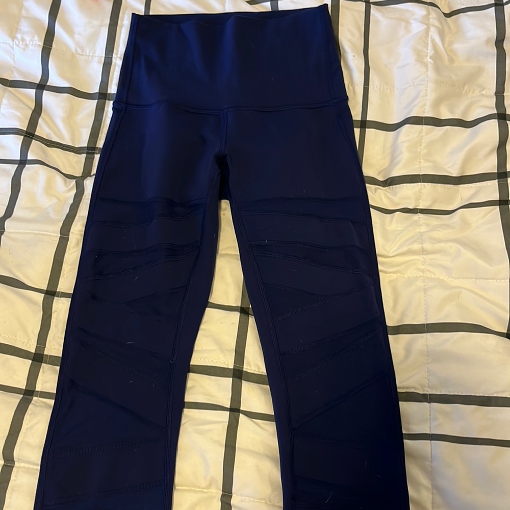 lululemon navy leggings (never worn)